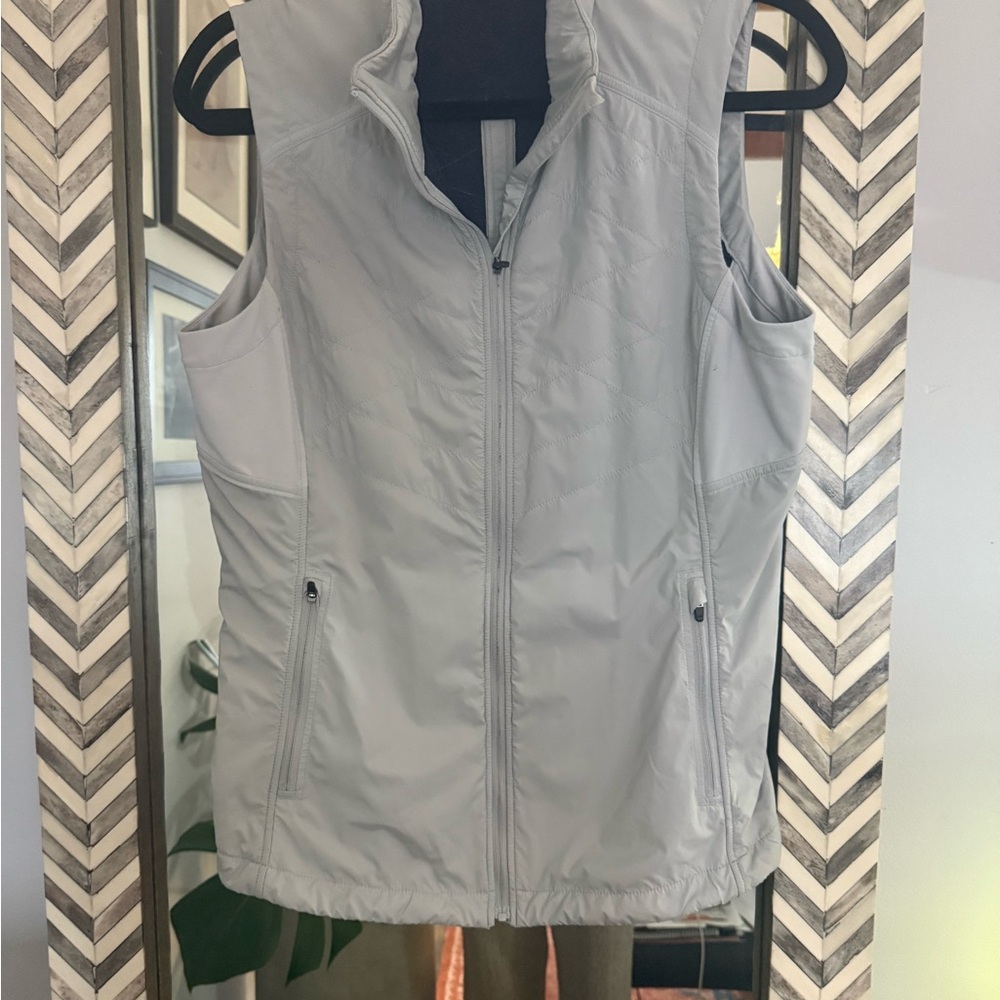 Kuhl Women's Light Gray Quilted Vest